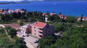 Отель Apartments Ivan  Задар